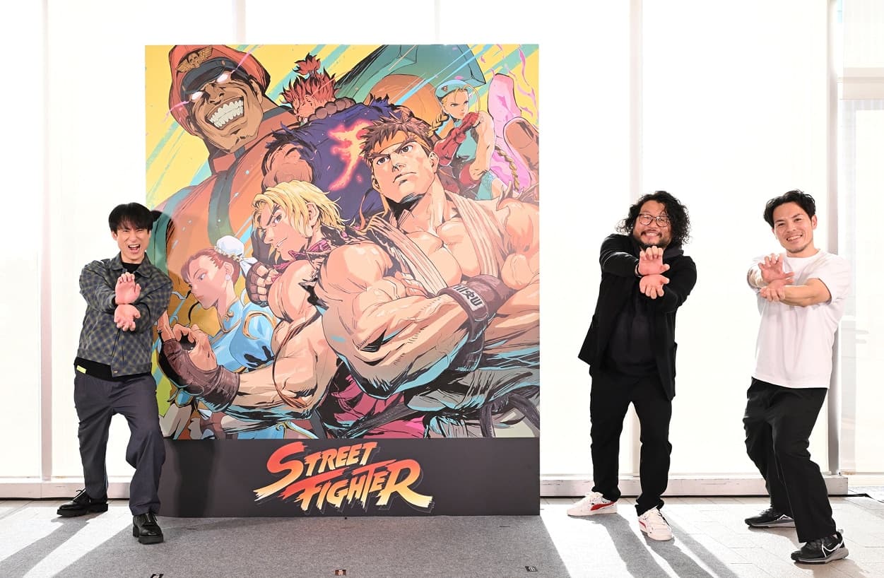 Live painting of Street Fighter characters at the opening-day event in Yokohama